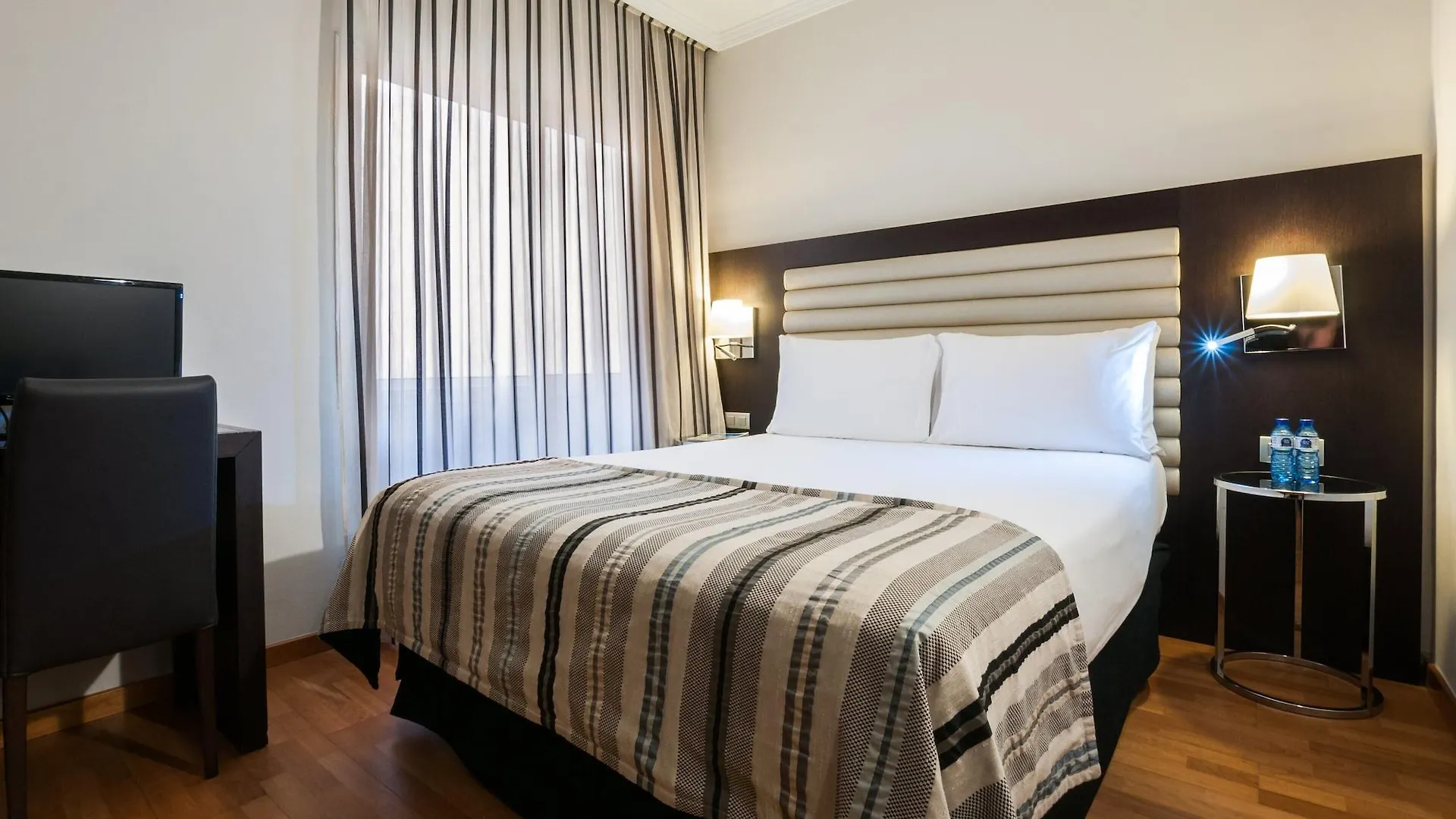 Exe Cristal Palace Barcelona 4*,  Spain