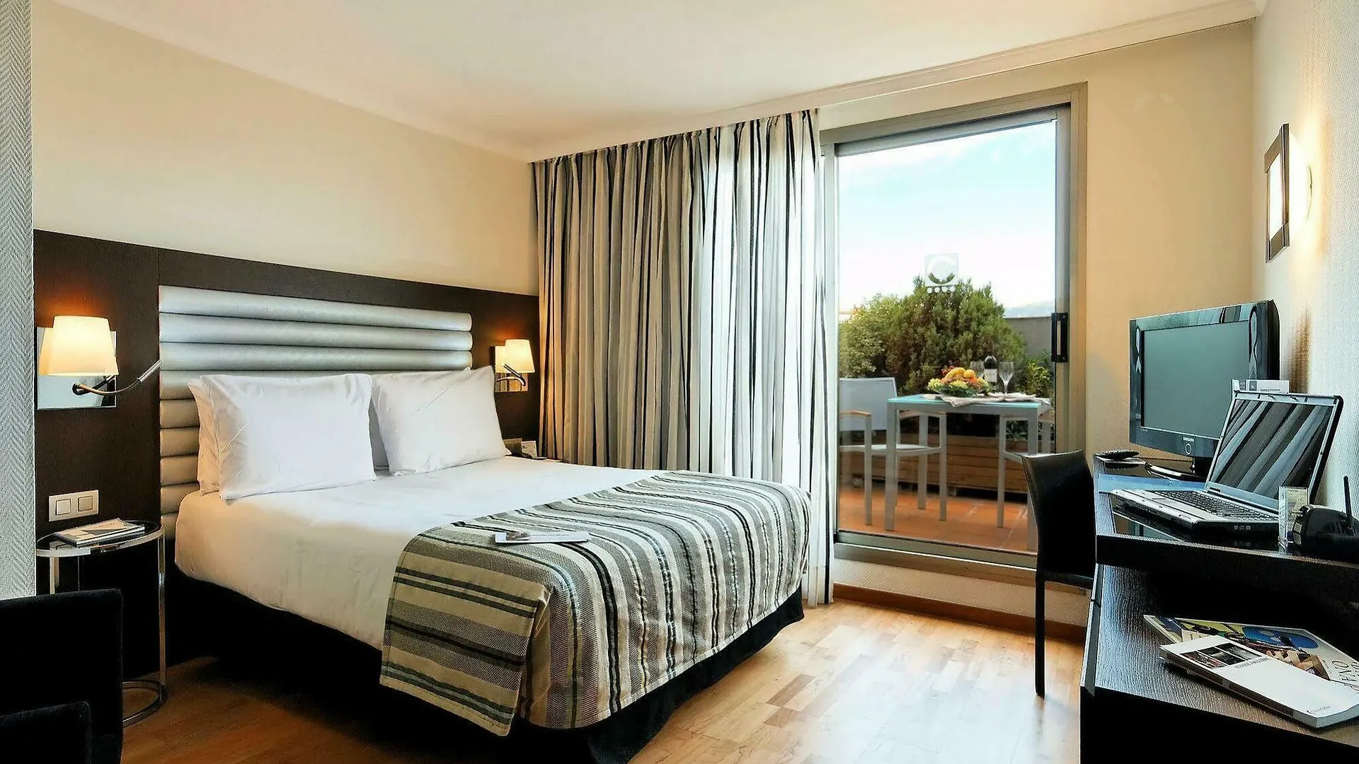 Exe Cristal Palace Barcelona 4*,  Spain