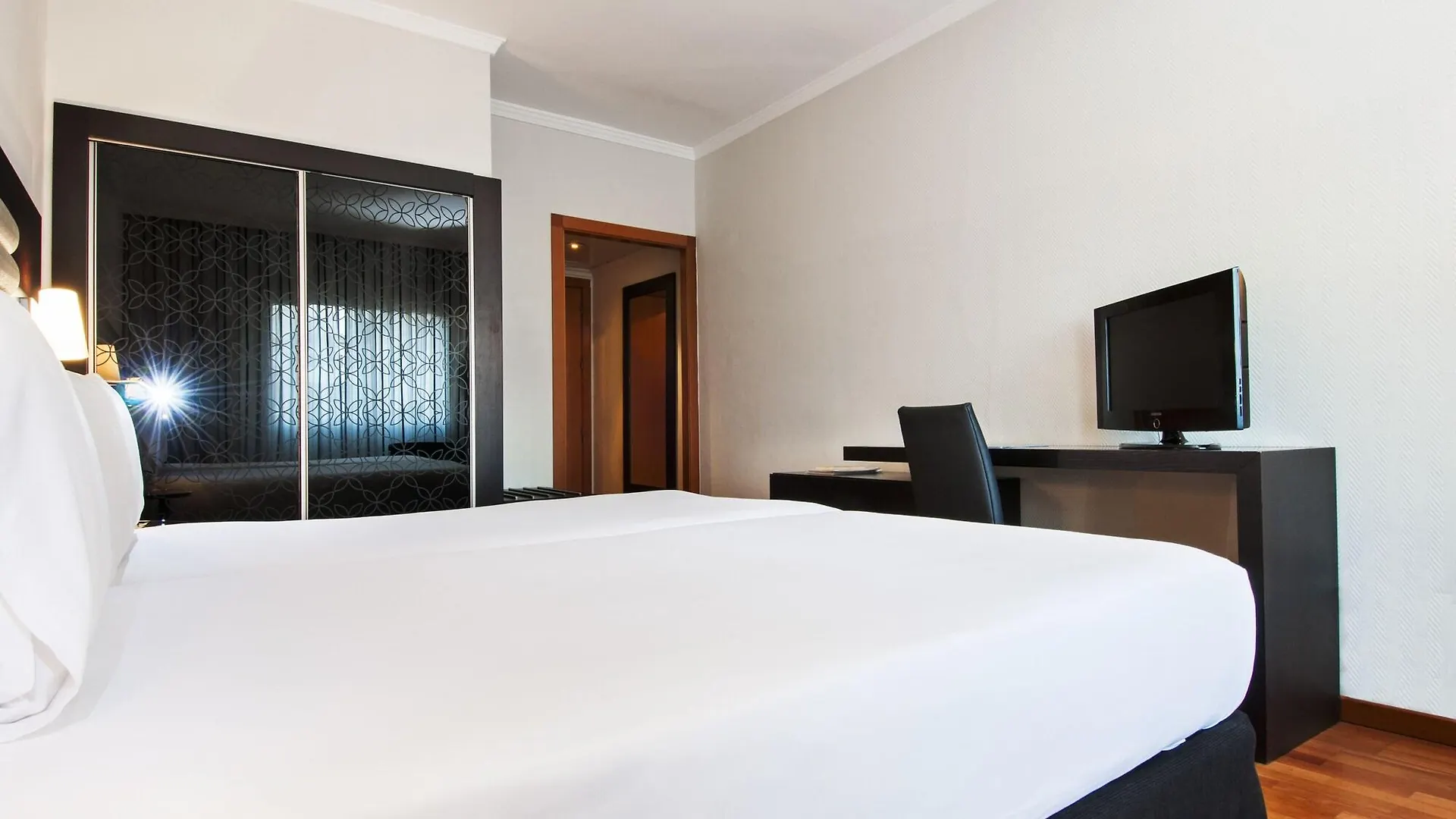 Exe Cristal Palace Barcelona Hotel