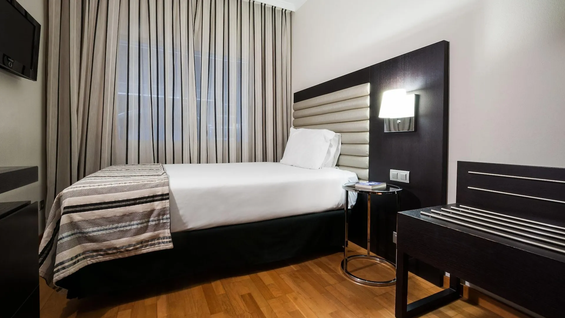 Exe Cristal Palace Barselona 4*,