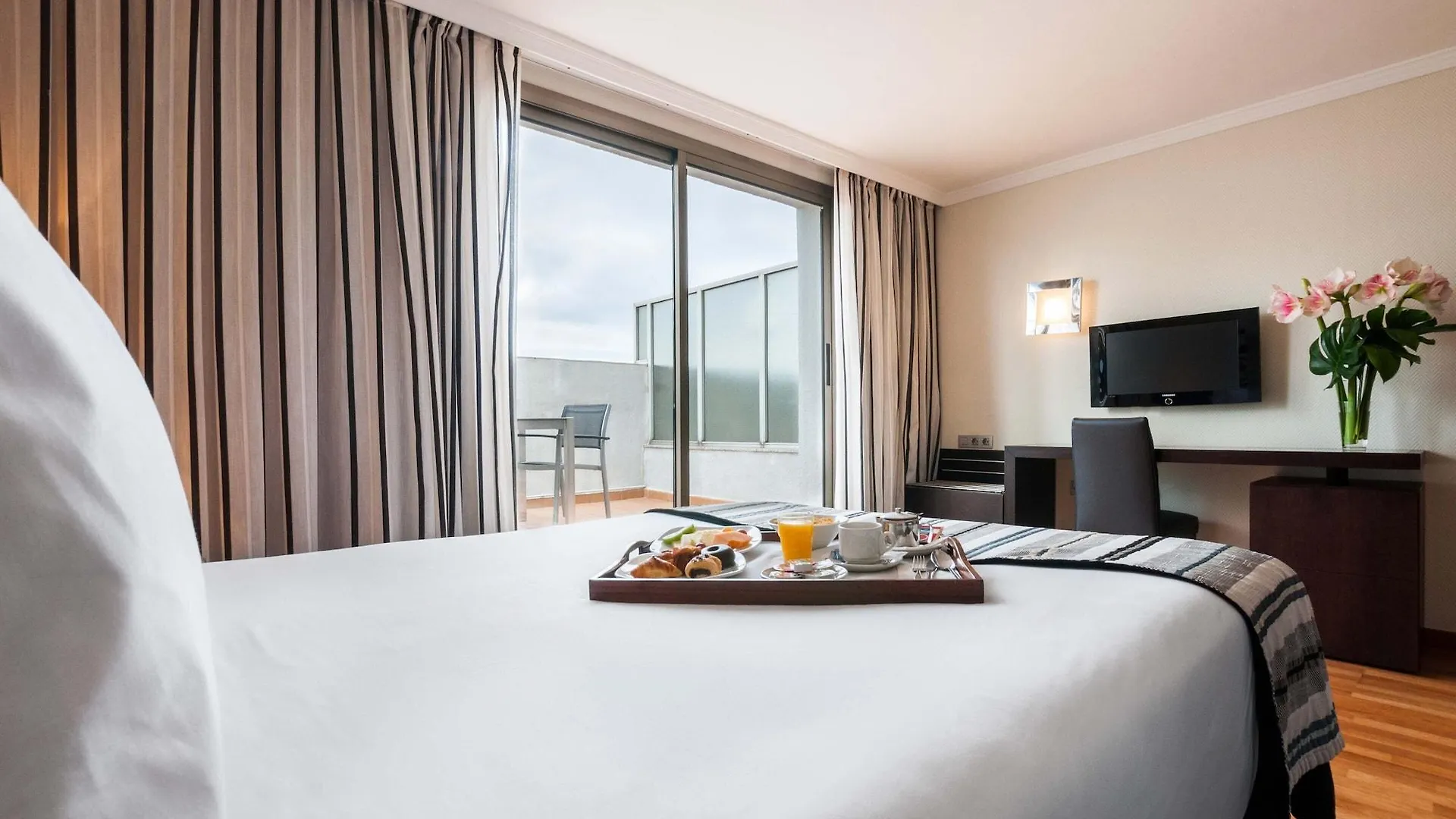 Exe Cristal Palace Barselona 4*,  İspanya