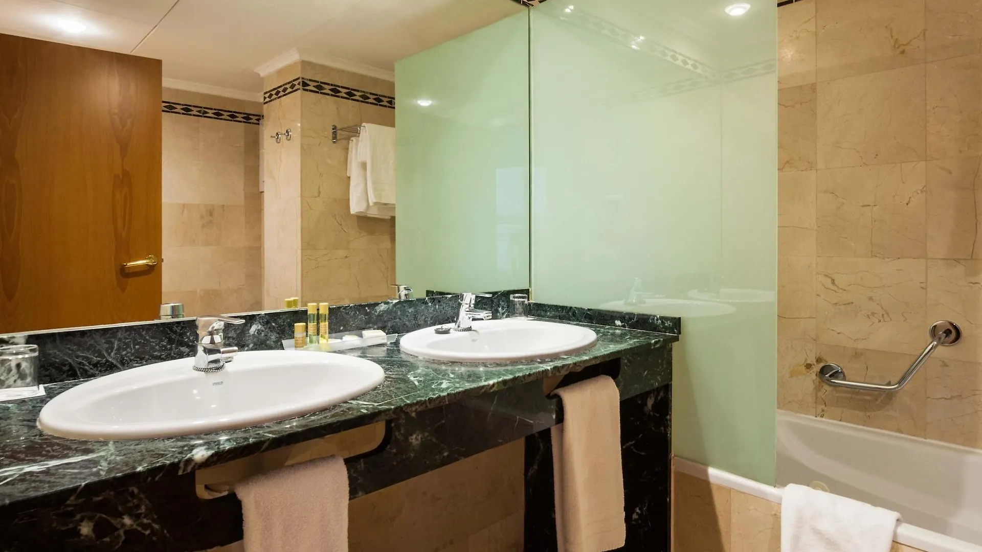 Exe Cristal Palace Barselona