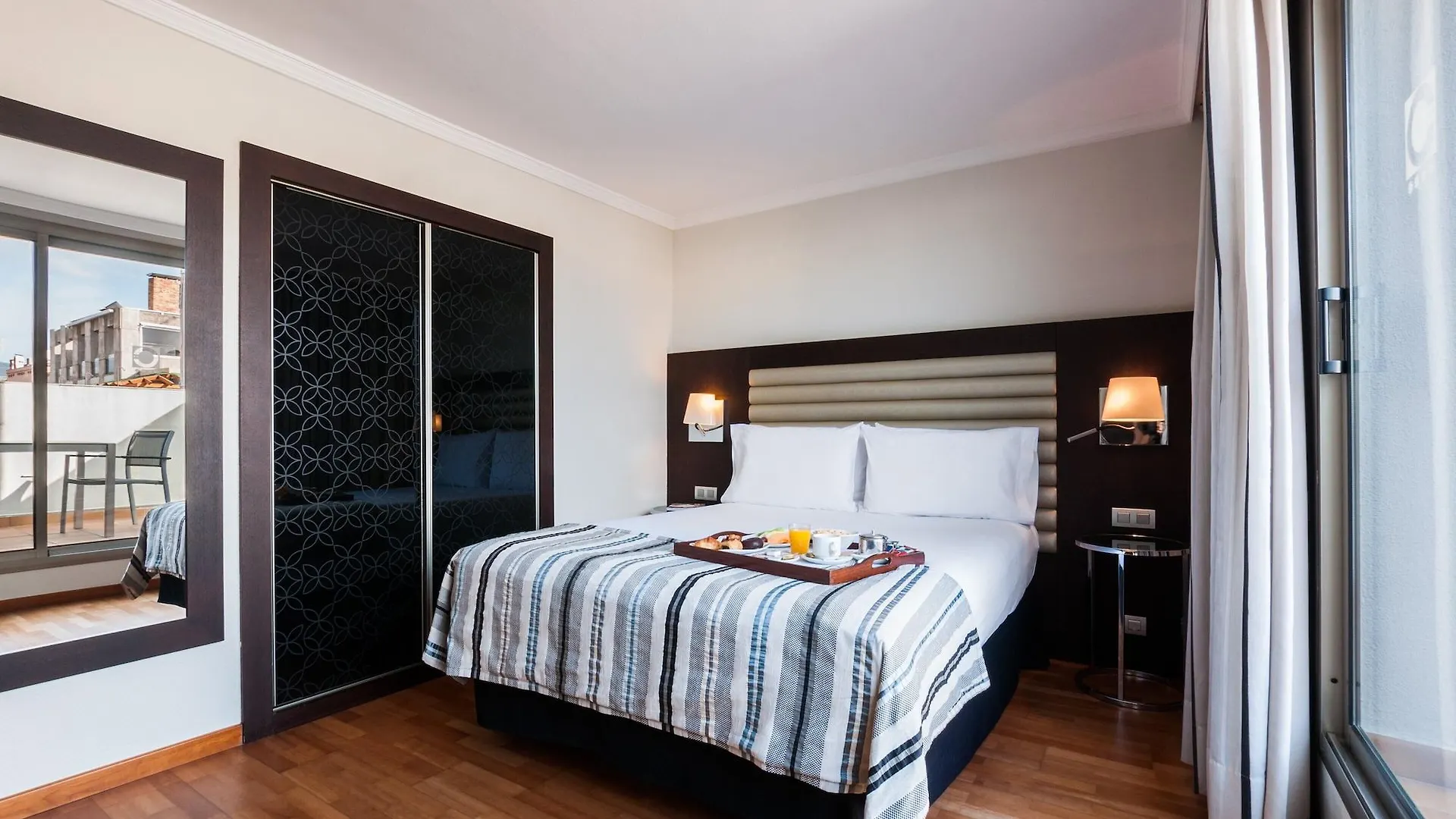 Exe Cristal Palace Barselona 4*,