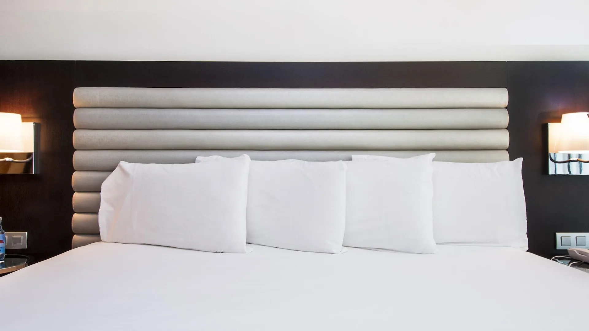 Exe Cristal Palace Barselona Otel