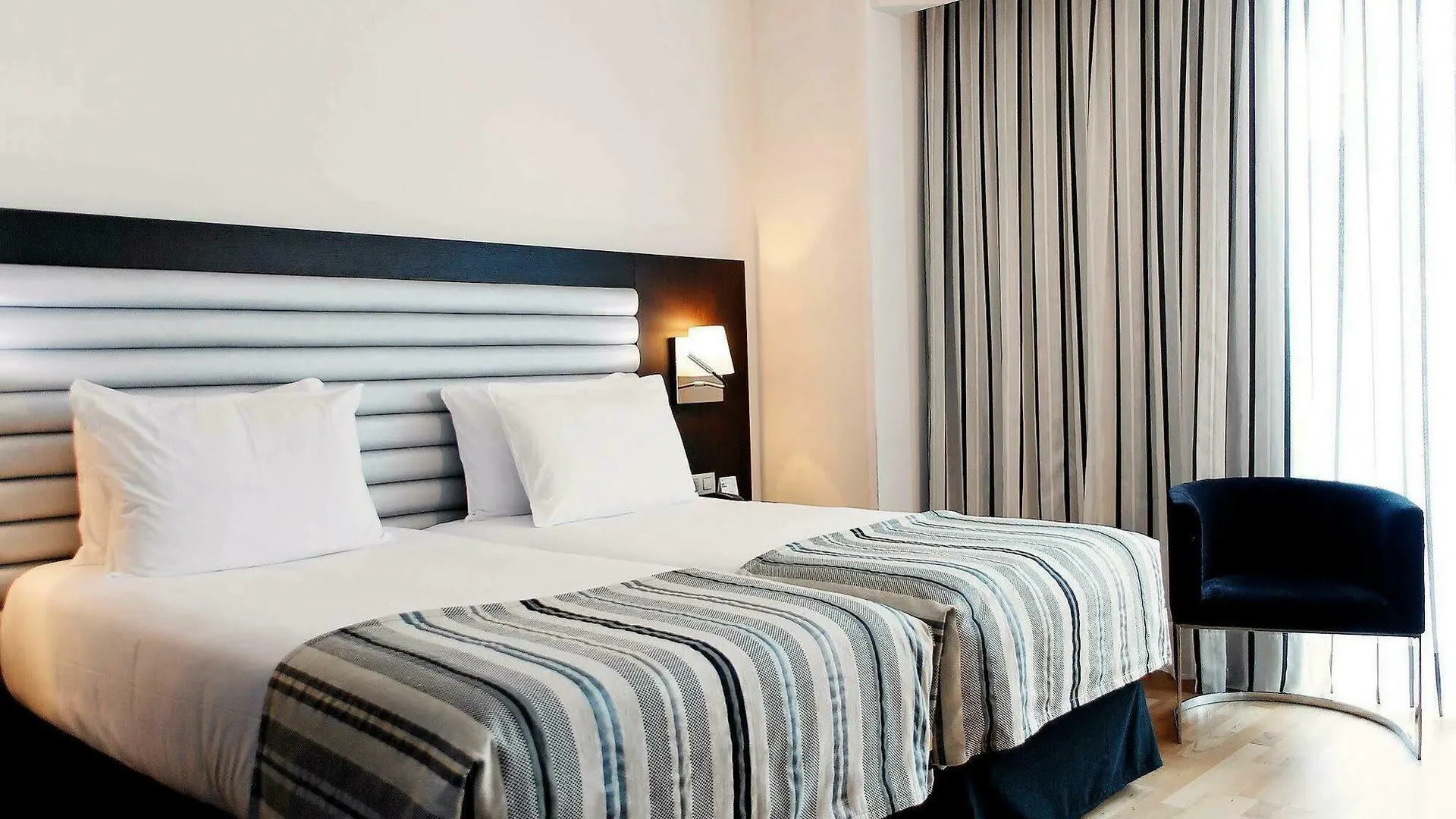 Exe Cristal Palace Barselona Otel