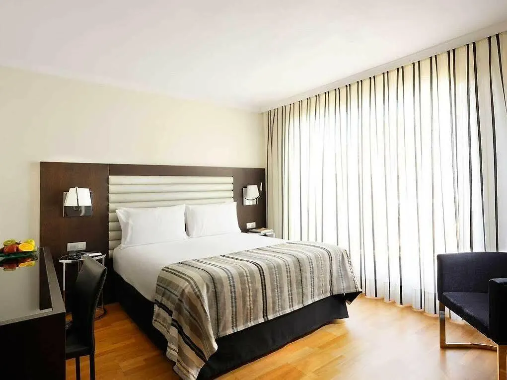 Exe Cristal Palace Barselona Otel